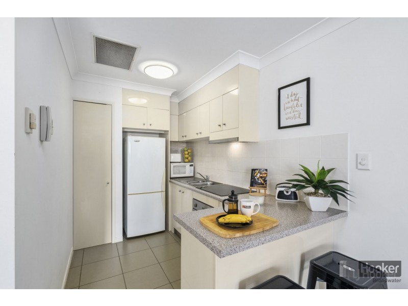 15/103 Frank Street, Labrador QLD 4215