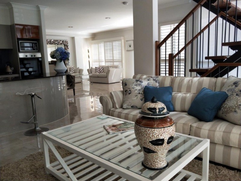 1/20 Madang Cr, Runaway Bay QLD 4216