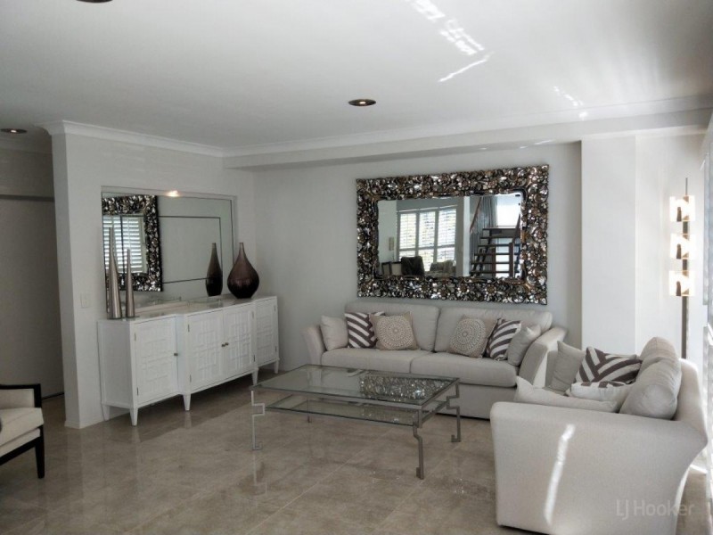 1/20 Madang Cr, Runaway Bay QLD 4216