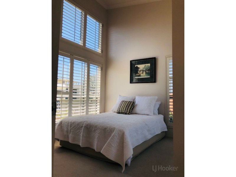 1/20 Madang Cr, Runaway Bay QLD 4216