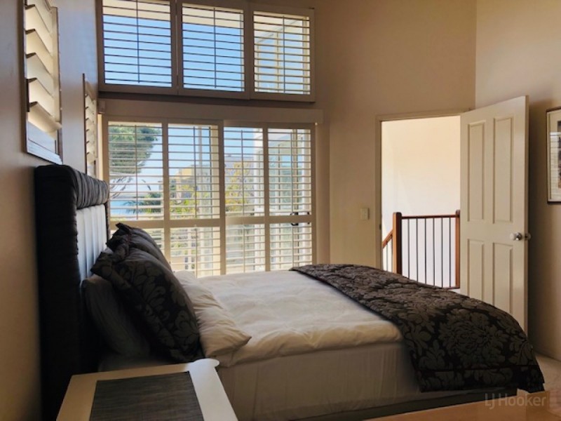 1/20 Madang Cr, Runaway Bay QLD 4216