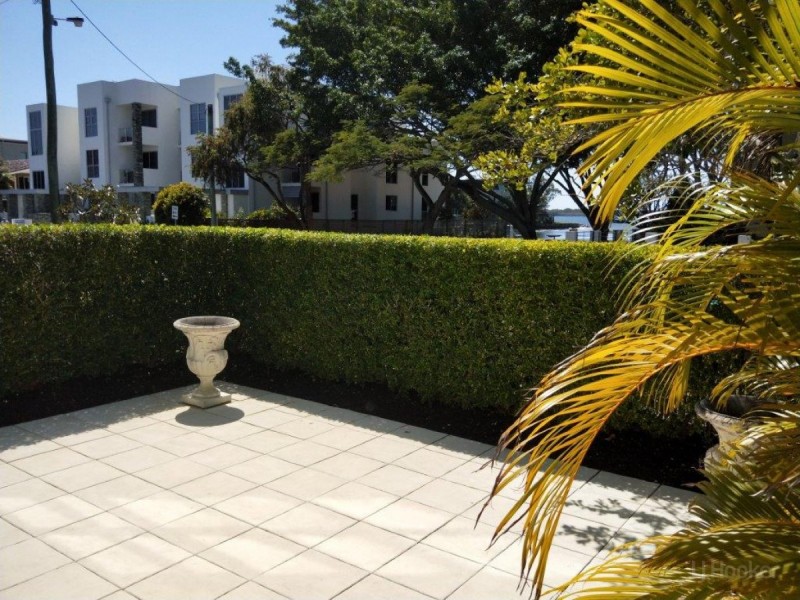 1/20 Madang Cr, Runaway Bay QLD 4216