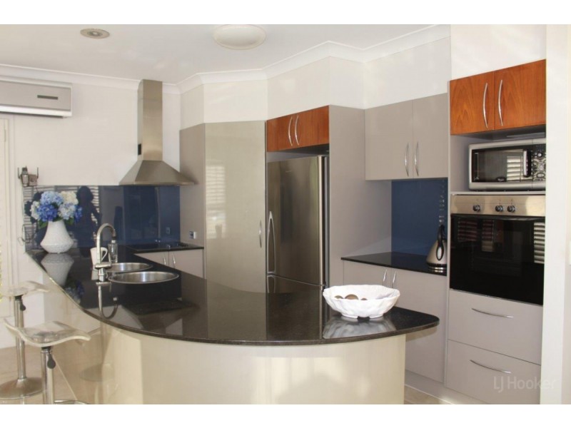 1/20 Madang Cr, Runaway Bay QLD 4216