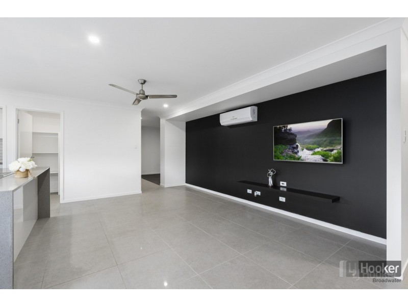 37 Kookaburra Circuit, Maudsland QLD 4210