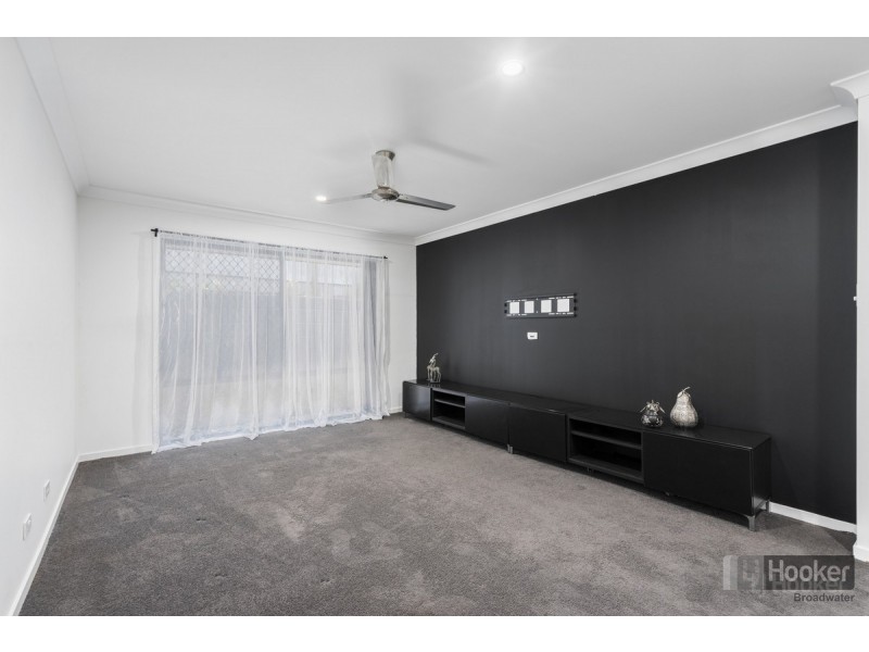 37 Kookaburra Circuit, Maudsland QLD 4210