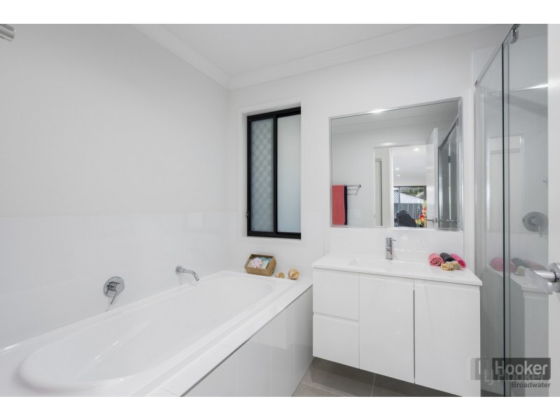 37 Kookaburra Circuit, Maudsland QLD 4210