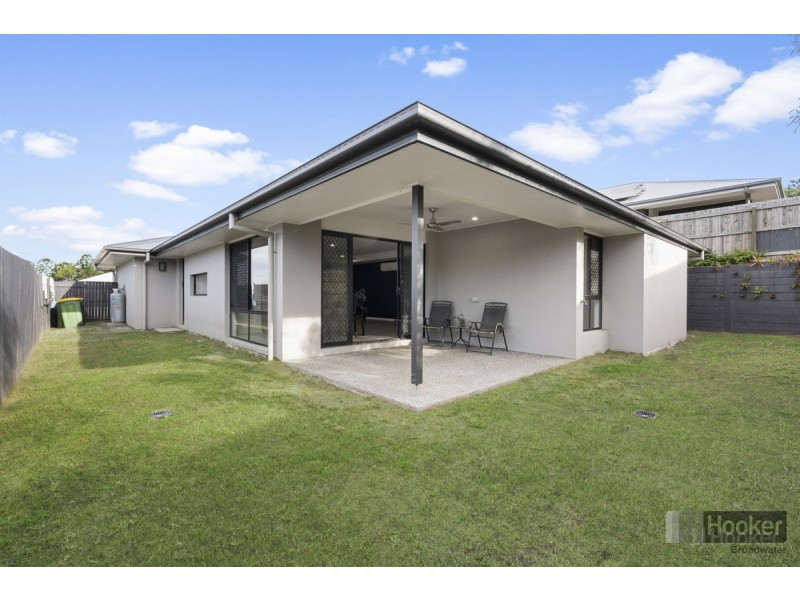 37 Kookaburra Circuit, Maudsland QLD 4210