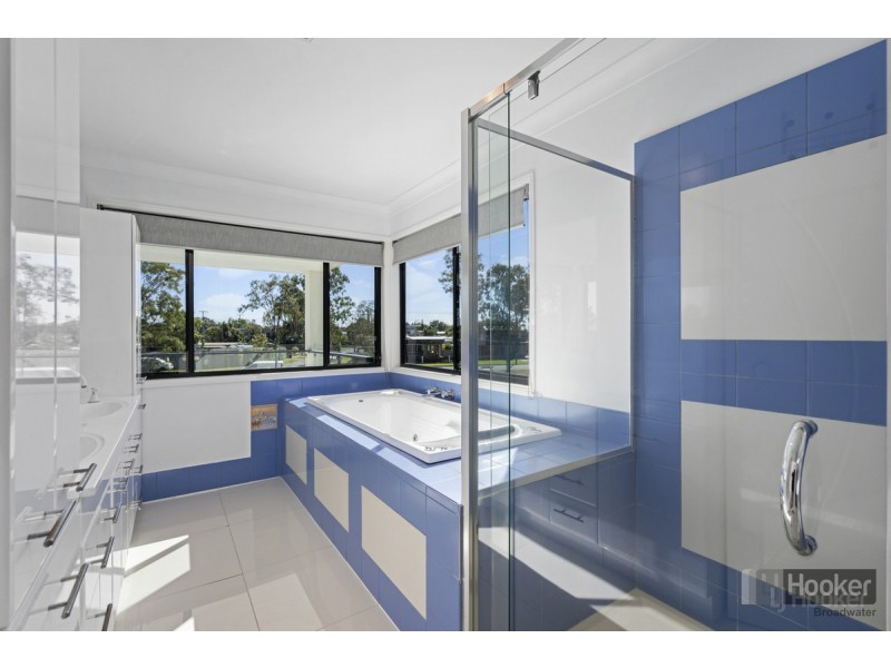 19 Perry Place, Biggera Waters QLD 4216