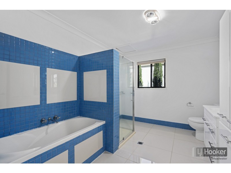 19 Perry Place, Biggera Waters QLD 4216