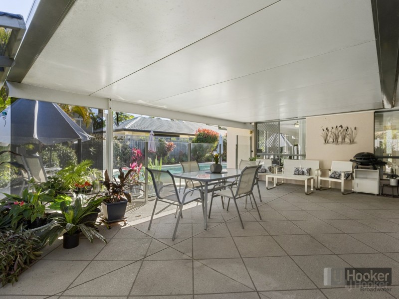 22 Ballybunyon Crescent, Hope Island QLD 4212