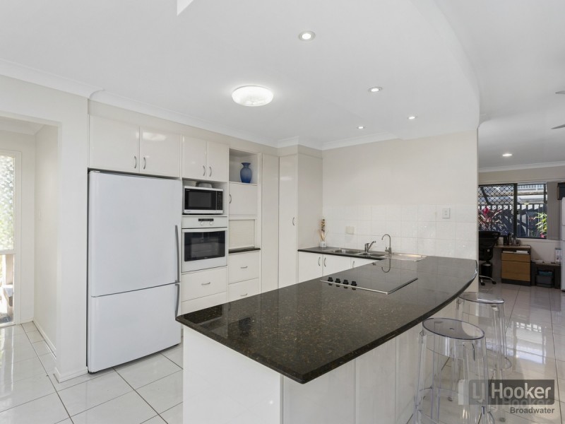 22 Ballybunyon Crescent, Hope Island QLD 4212