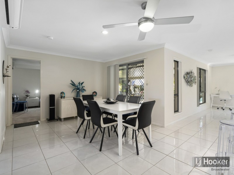 22 Ballybunyon Crescent, Hope Island QLD 4212