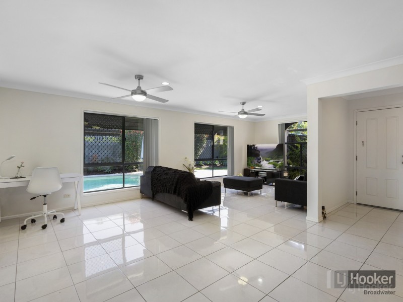 22 Ballybunyon Crescent, Hope Island QLD 4212