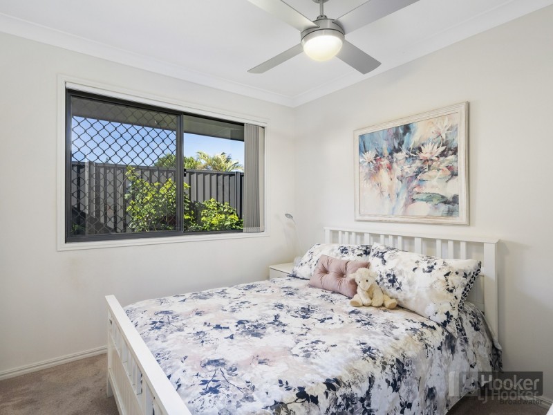 22 Ballybunyon Crescent, Hope Island QLD 4212