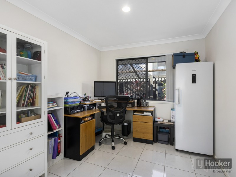 22 Ballybunyon Crescent, Hope Island QLD 4212