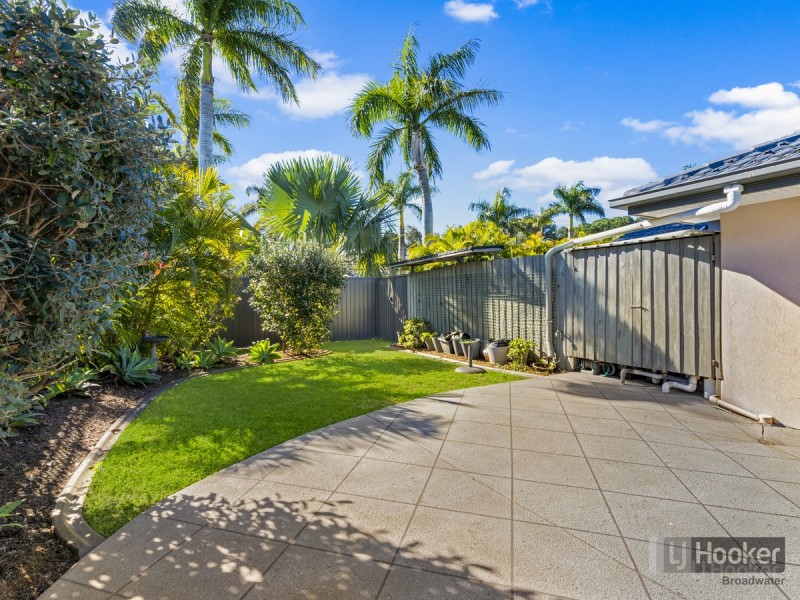 22 Ballybunyon Crescent, Hope Island QLD 4212