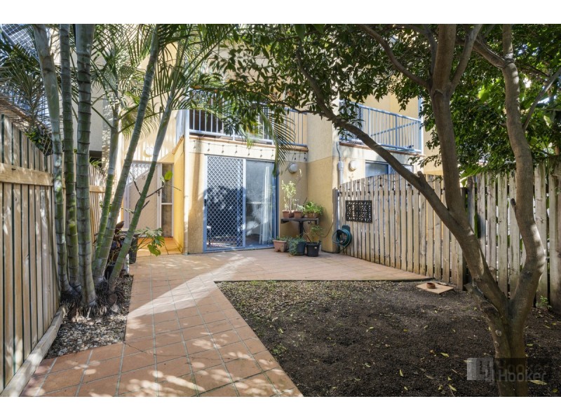 2/22-24 Brighton Street, Biggera Waters QLD 4216