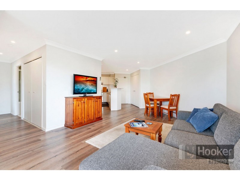 11/9 Errol Avenue, Paradise Point QLD 4216