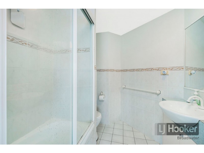 11/9 Errol Avenue, Paradise Point QLD 4216