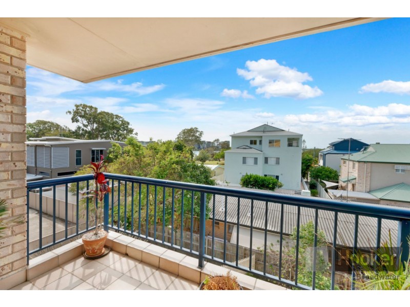 11/9 Errol Avenue, Paradise Point QLD 4216