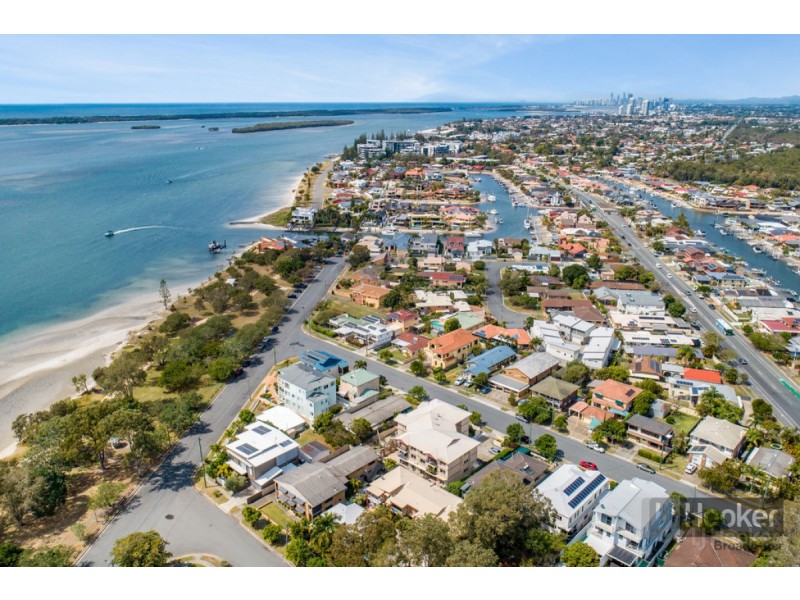 11/9 Errol Avenue, Paradise Point QLD 4216