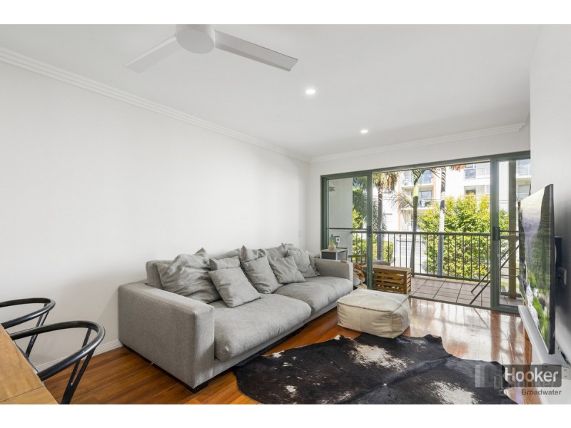 6/3-5 Bradford Street, Labrador QLD 4215