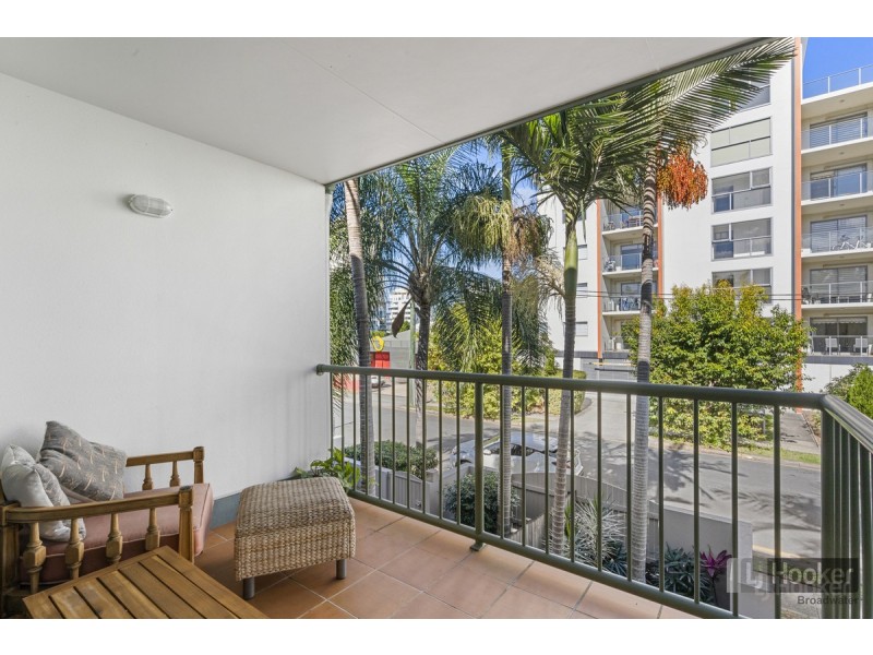 6/3-5 Bradford Street, Labrador QLD 4215
