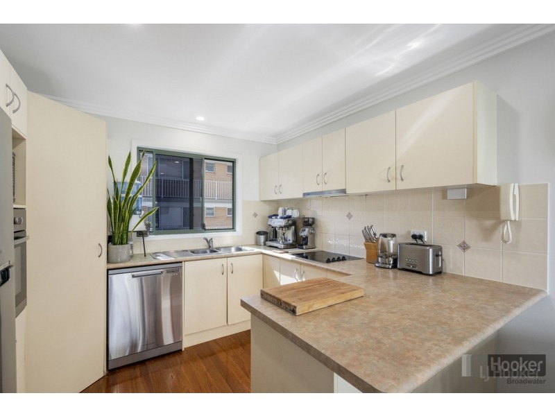 6/3-5 Bradford Street, Labrador QLD 4215