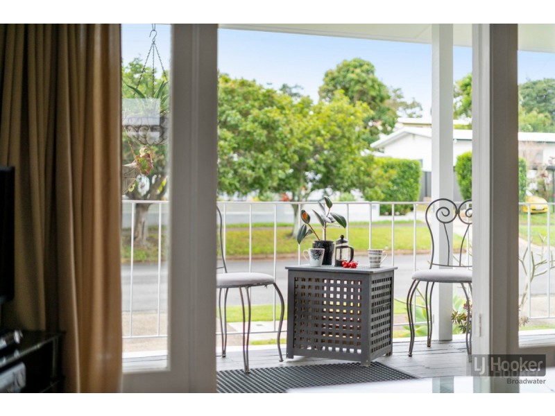 12 Horder Avenue, Labrador QLD 4215