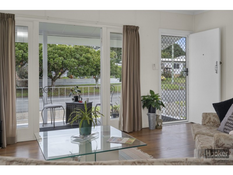 12 Horder Avenue, Labrador QLD 4215