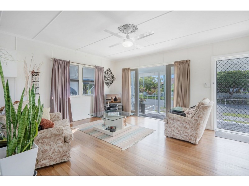 12 Horder Avenue, Labrador QLD 4215