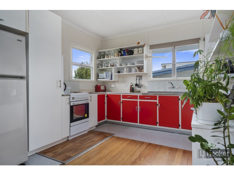 12 Horder Avenue, Labrador QLD 4215