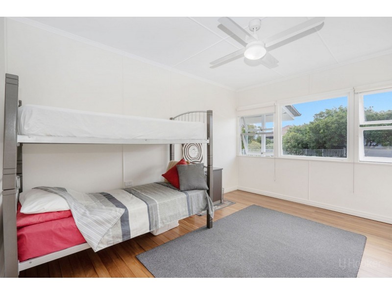 12 Horder Avenue, Labrador QLD 4215