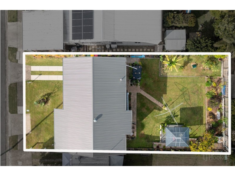 12 Horder Avenue, Labrador QLD 4215