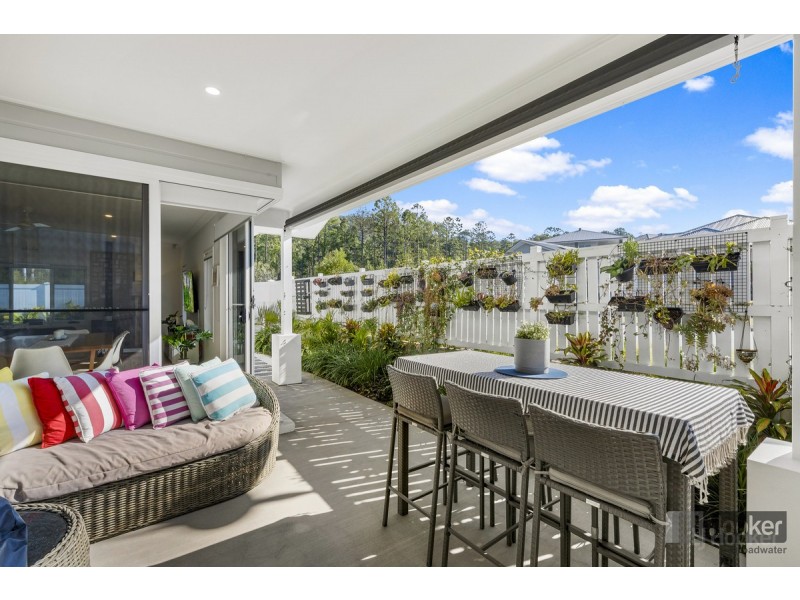 1/30 Kookaburra Circuit, Maudsland QLD 4210