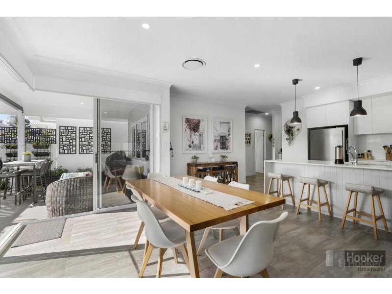 1/30 Kookaburra Circuit, Maudsland QLD 4210