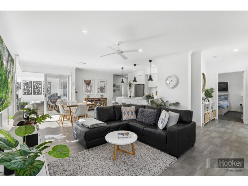 1/30 Kookaburra Circuit, Maudsland QLD 4210