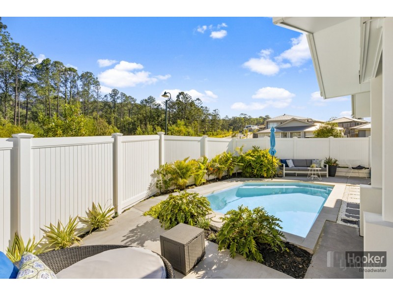 1/30 Kookaburra Circuit, Maudsland QLD 4210