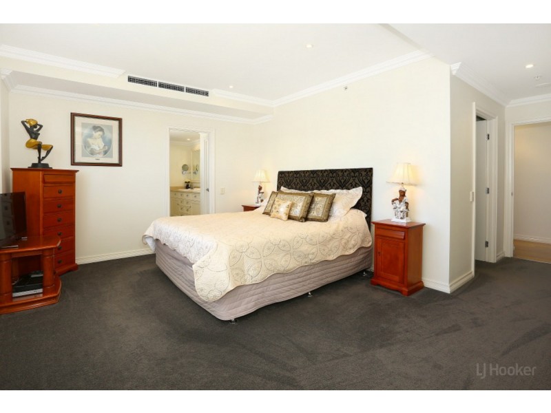 501/212-214 Marine Parade, Labrador QLD 4215