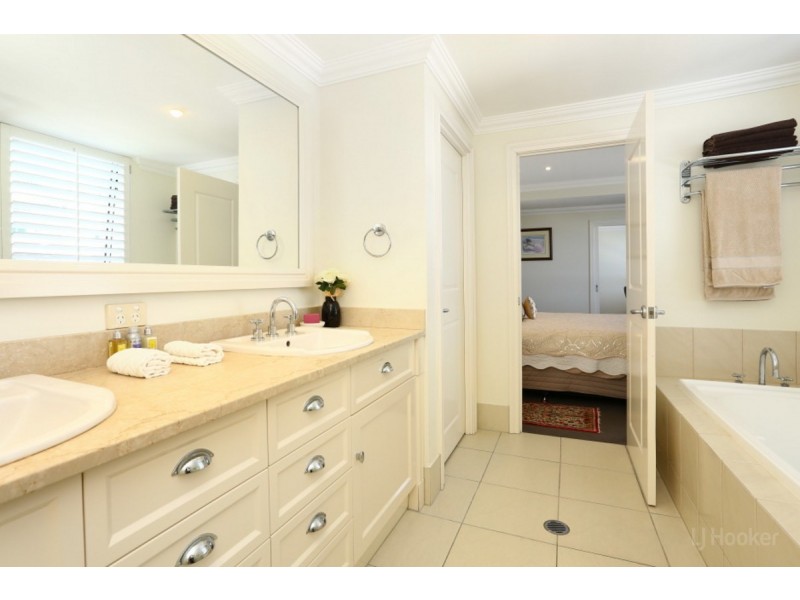 501/212-214 Marine Parade, Labrador QLD 4215