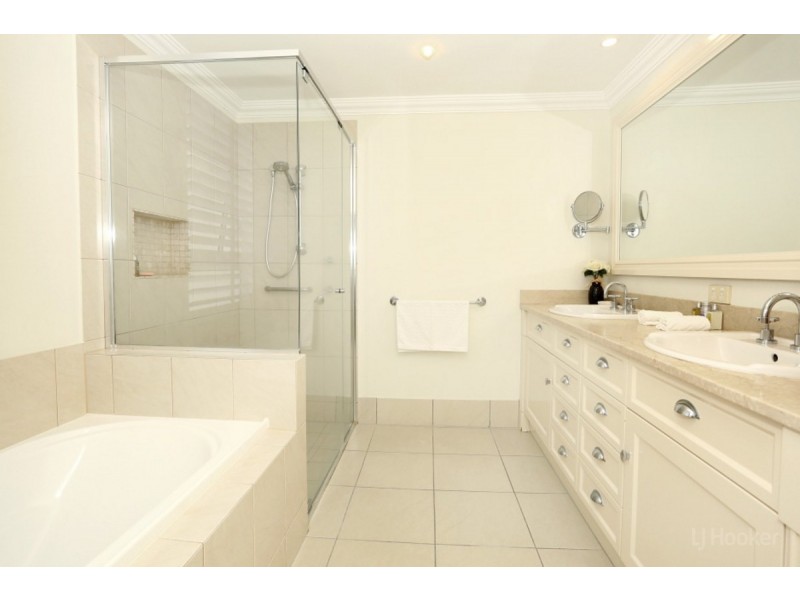 501/212-214 Marine Parade, Labrador QLD 4215