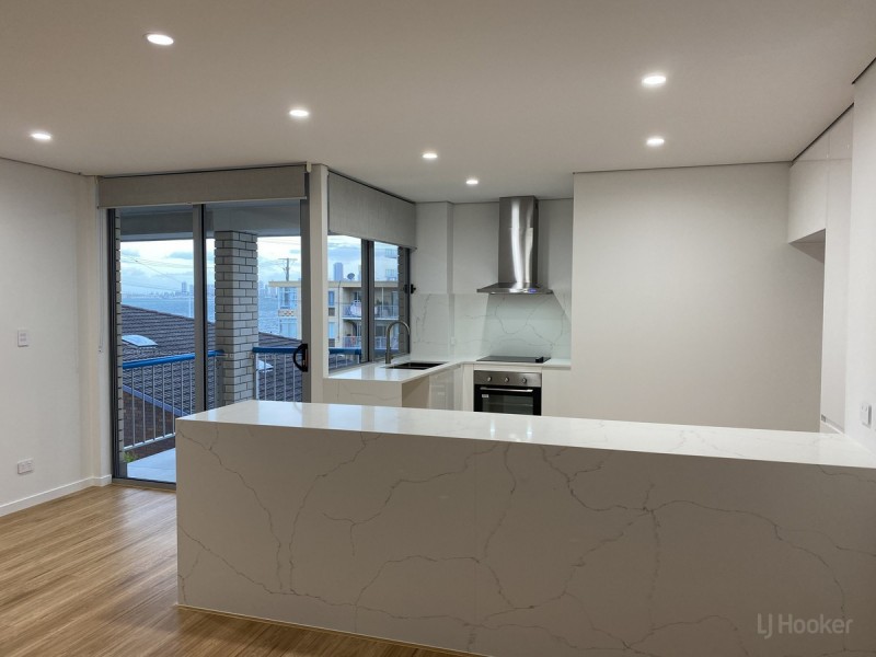 12/294 Marine Parade, Labrador QLD 4215