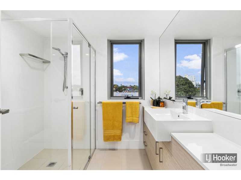 11/14-16 Bright Avenue, Labrador QLD 4215