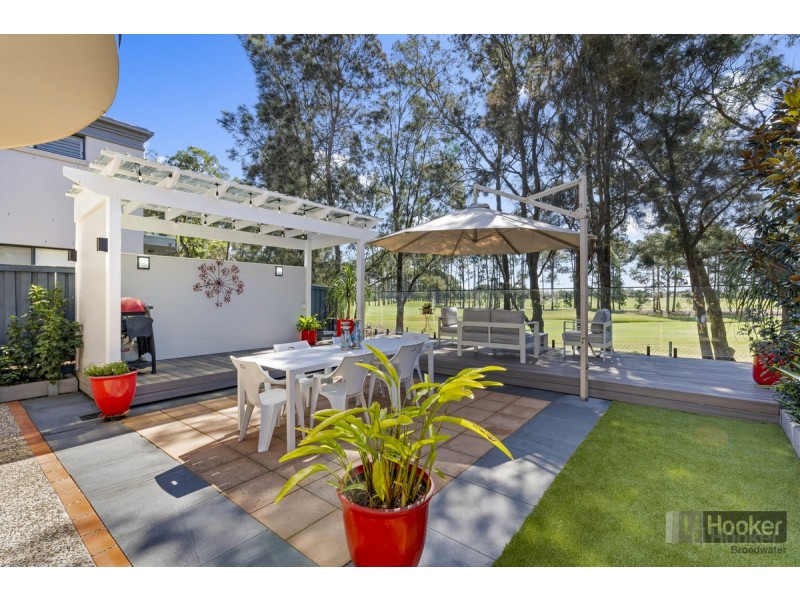 39 Ballybunyon Crescent, Hope Island QLD 4212