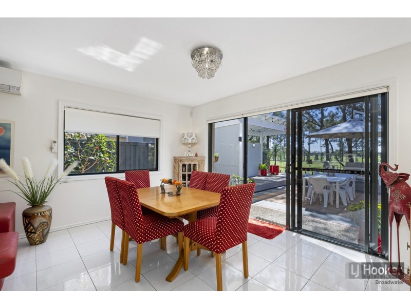 39 Ballybunyon Crescent, Hope Island QLD 4212