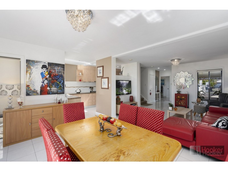 39 Ballybunyon Crescent, Hope Island QLD 4212