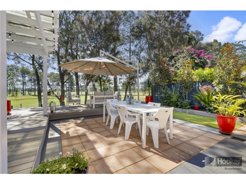 39 Ballybunyon Crescent, Hope Island QLD 4212