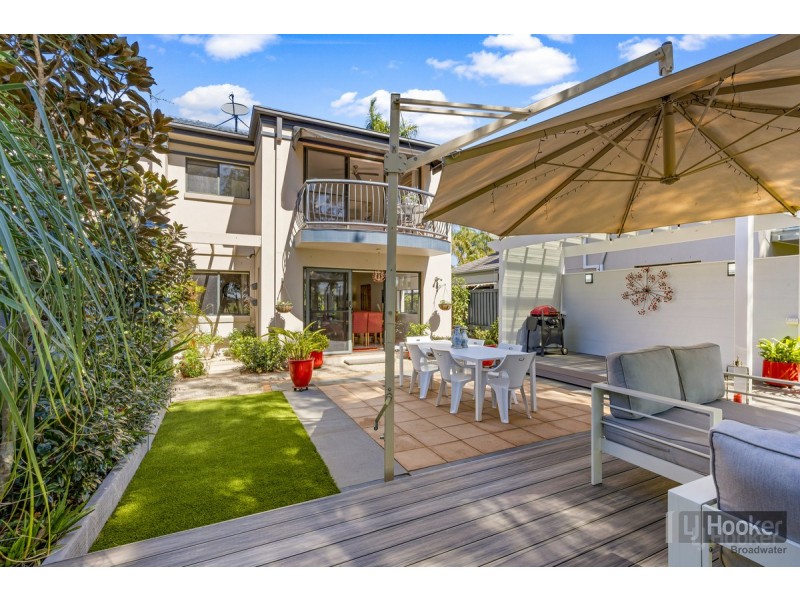 39 Ballybunyon Crescent, Hope Island QLD 4212