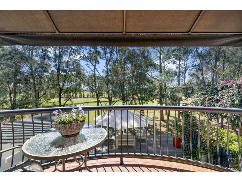 39 Ballybunyon Crescent, Hope Island QLD 4212