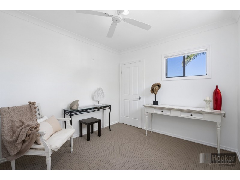 39 Ballybunyon Crescent, Hope Island QLD 4212